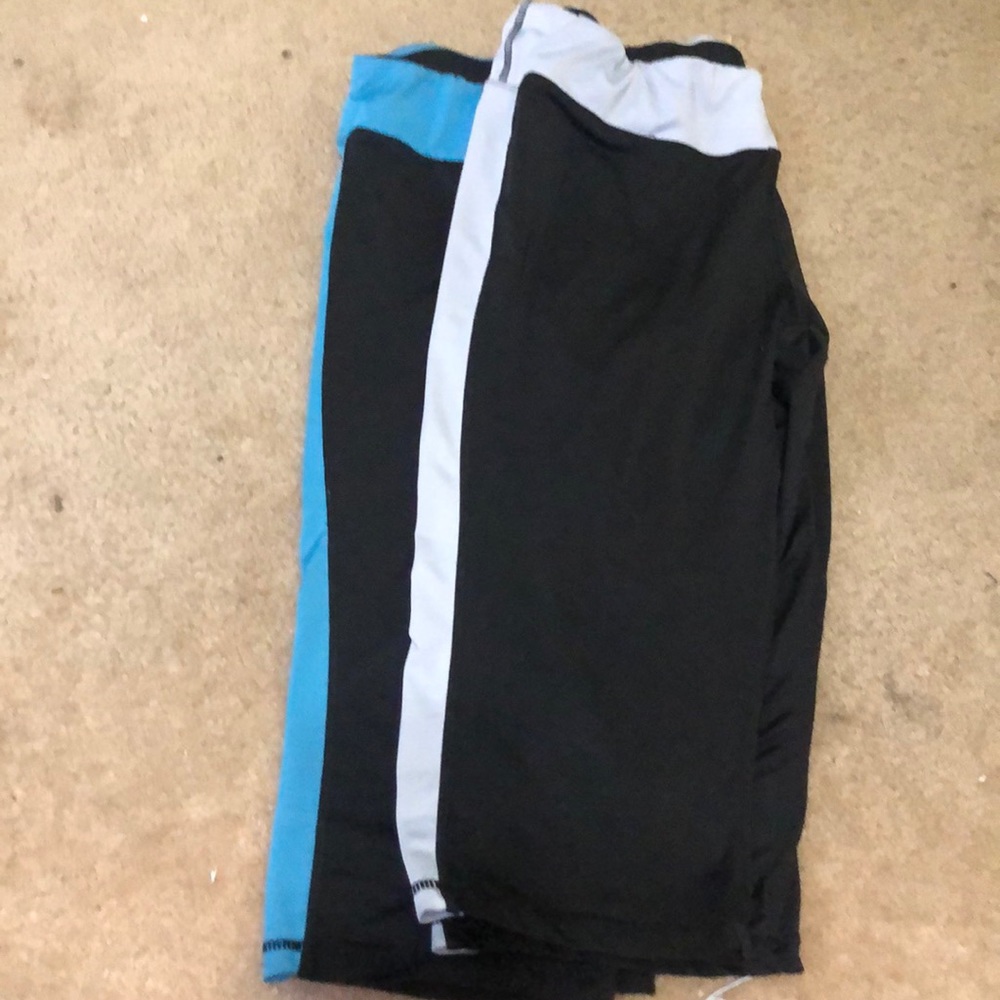 2 capris leggings